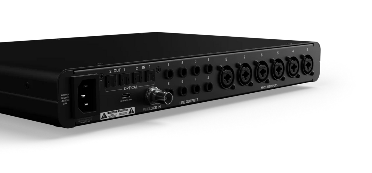 Vista trasera del EVO SP8 con conexión ADAT.